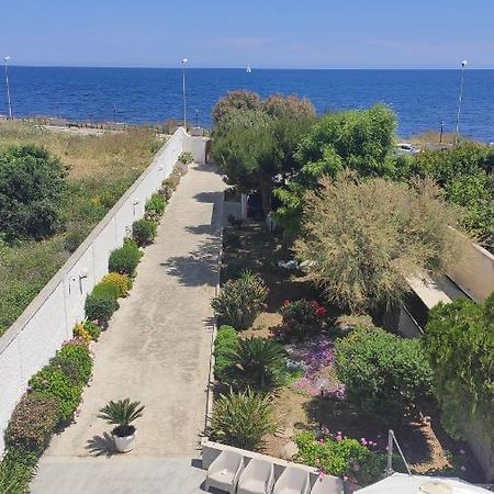 Seagull Apartments - Front And Sea View & Airport バーリ エクステリア 写真