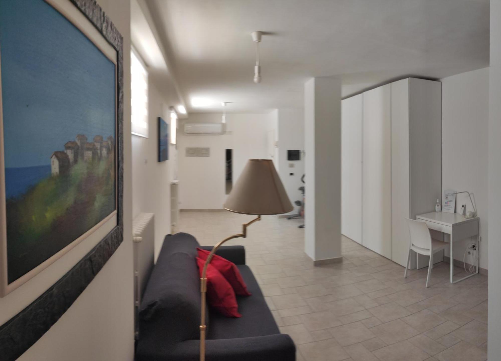 Seagull Apartments - Front And Sea View & Airport バーリ エクステリア 写真