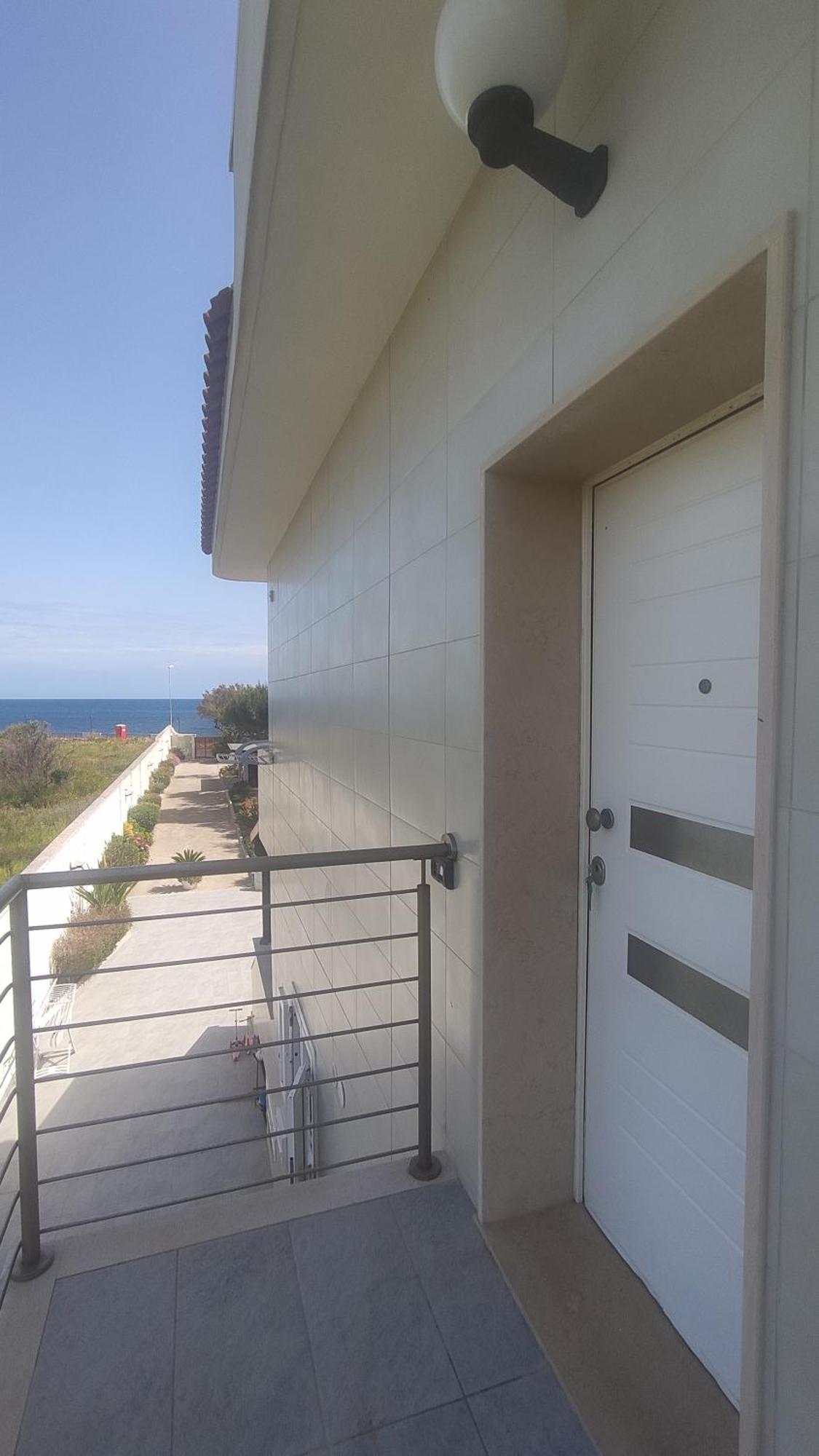 Seagull Apartments - Front And Sea View & Airport バーリ エクステリア 写真