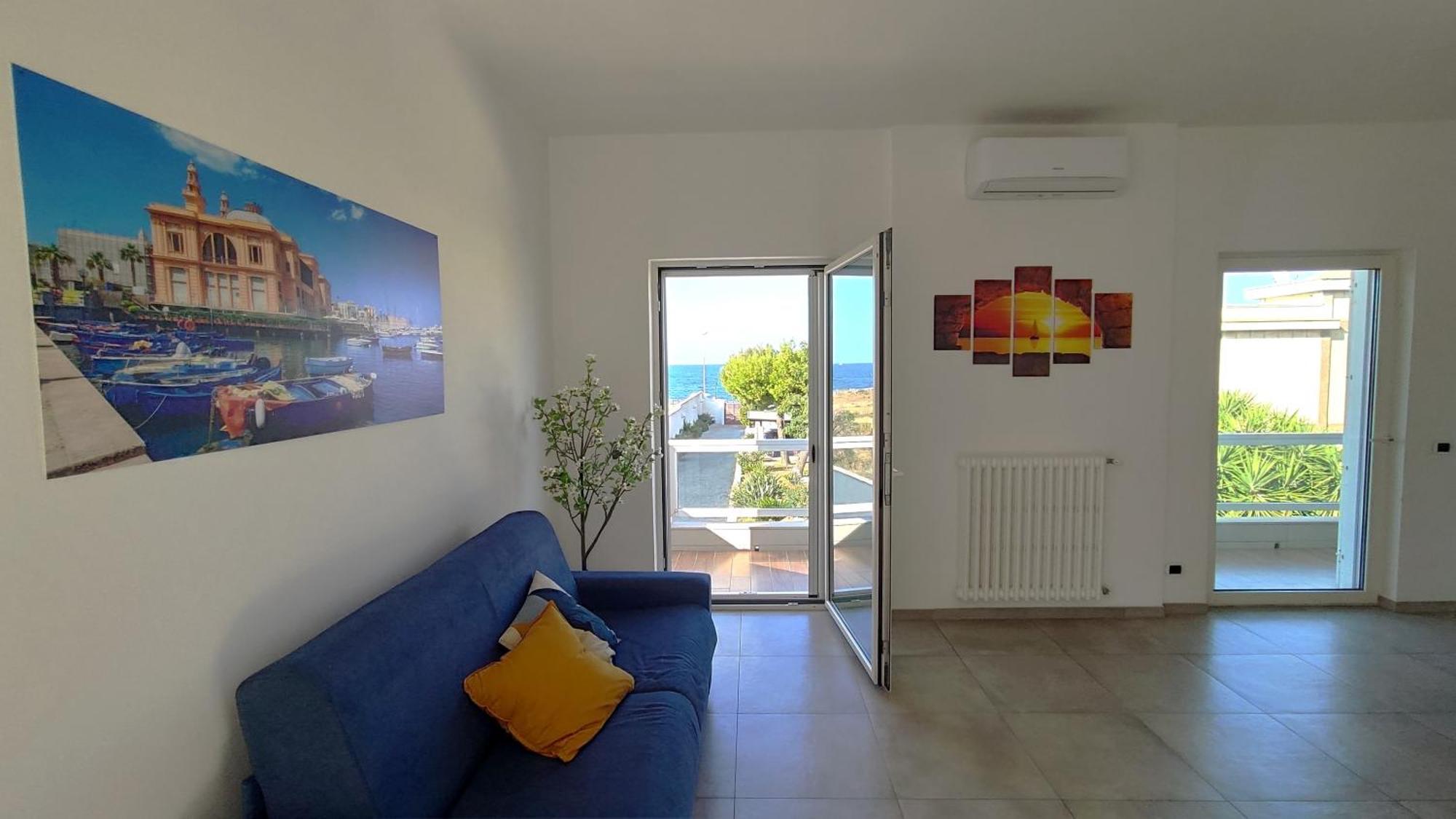 Seagull Apartments - Front And Sea View & Airport バーリ エクステリア 写真