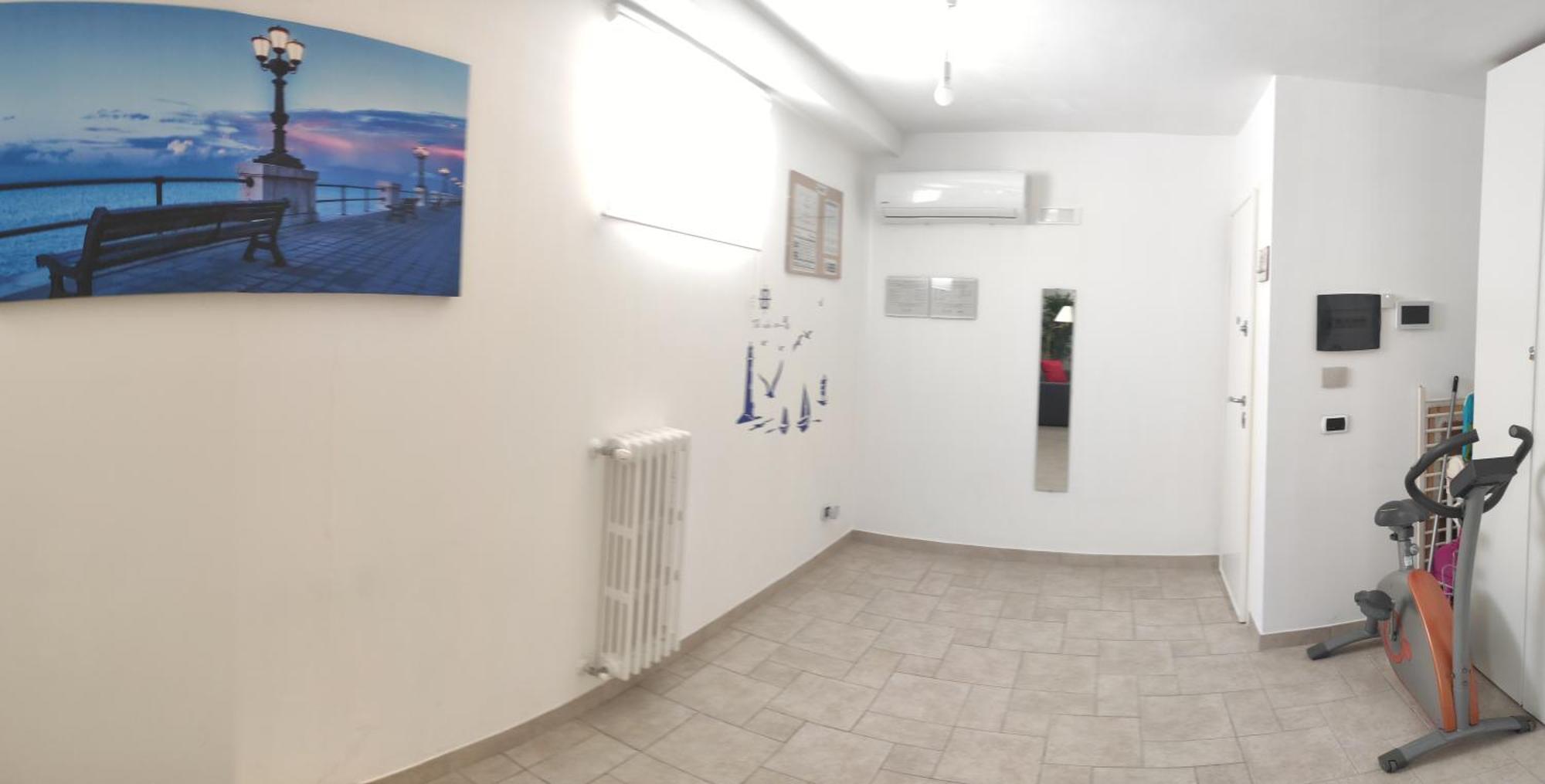 Seagull Apartments - Front And Sea View & Airport バーリ エクステリア 写真
